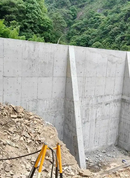 邯郸邱县重力式挡土墙